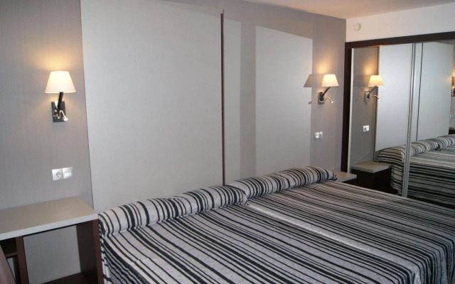 Summer Hotel