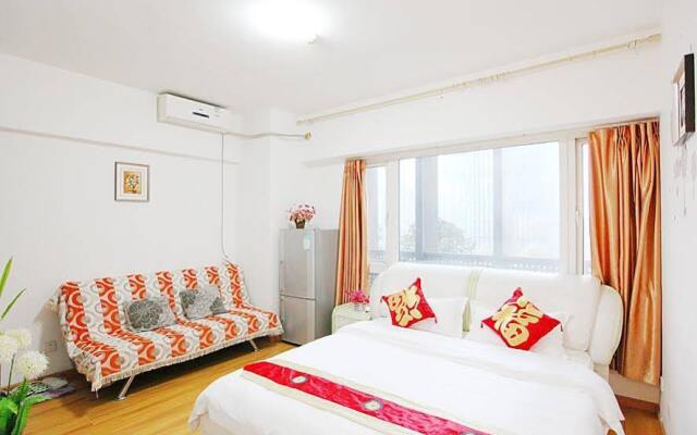 Chengdu Xinyueyaju Apartment