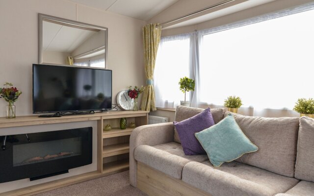 Boutique Home in Hastings With TV
