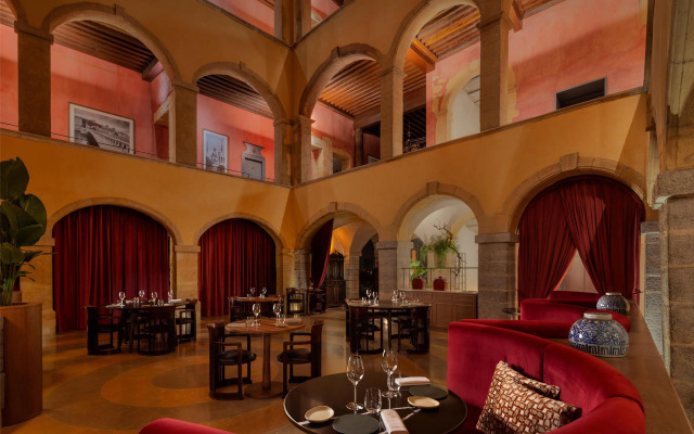 Cour des Loges Lyon, A Radisson Collection Hotel