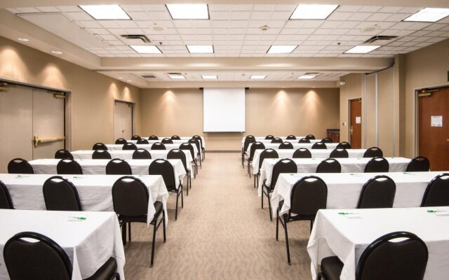 Holiday Inn & Suites Goodyear - West Phoenix Area by IHG