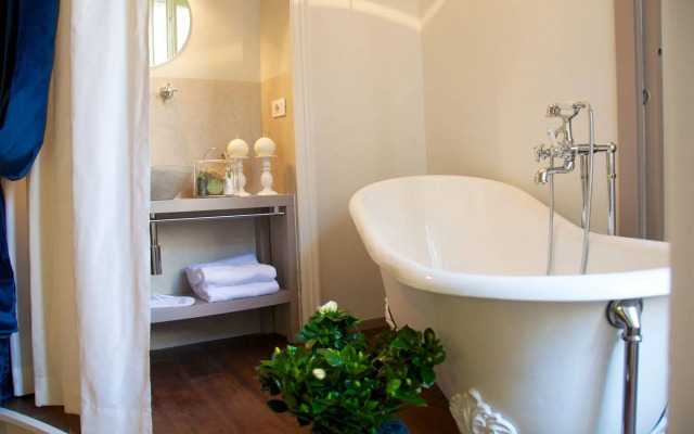 Piazza Farnese Luxury Suites