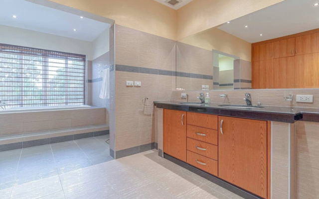 Tropical Luxury 4BR Pool Villa w Game Area