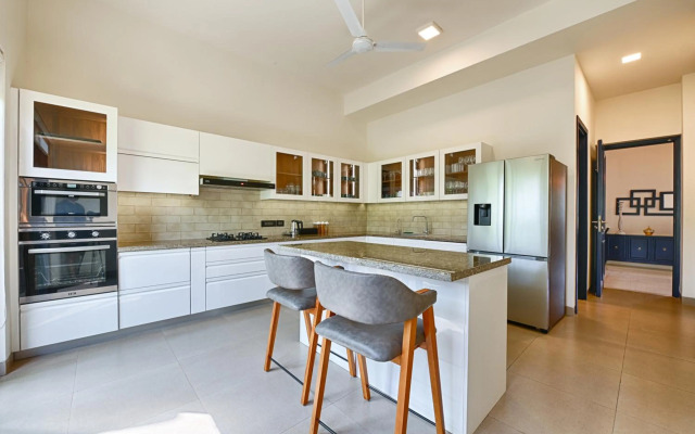 Melhor Stays - Mayberry 4 BHK
