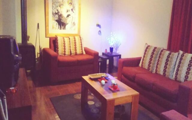 Casa Hostal El Aromo