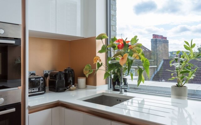 Modernist by the Cutty Sark