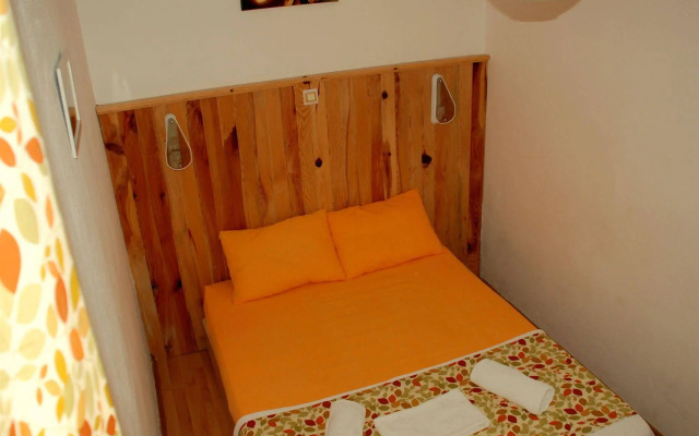 Dionysos Lodge