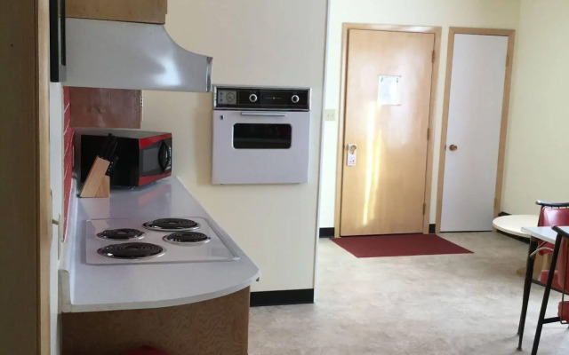 Cedars Motel