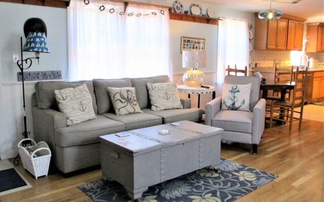 387 Strawberry Hill - 4 Bedroom House
