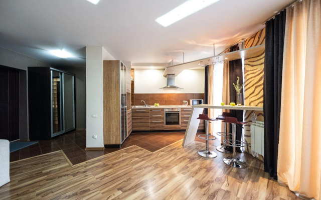 Пять Звезд на улице Сони Кривой 26