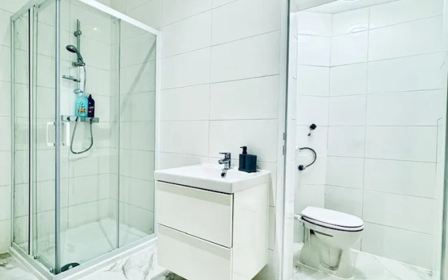 5BR Apt 10min to Matzleinsdorfer