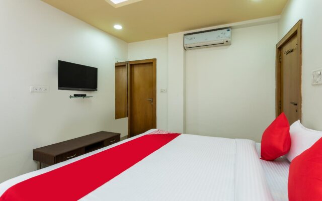 Silver Stay By OYO Rooms