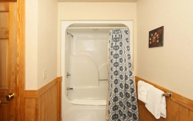 Cedar Falls 8 - Three Bedroom Chalet