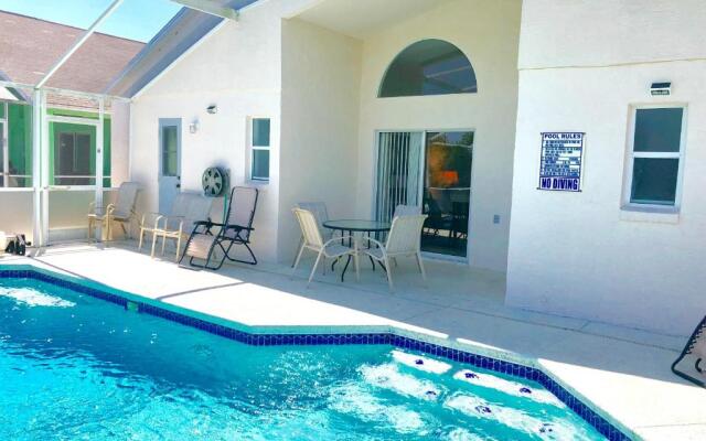 Fabulous 4 Bedrooms Villa 3 Bath with Private Pool 15 Min to Disney