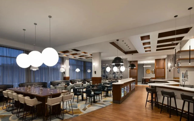 Courtyard by Marriott Montreal Airport