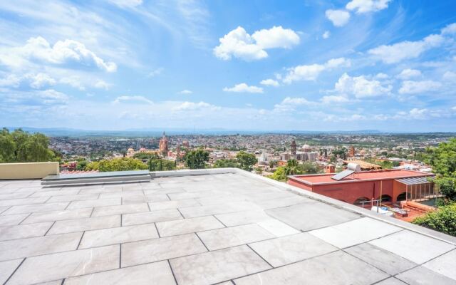 Centro 2BR Home with Rooftop Terrace