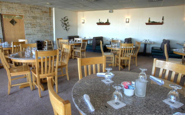 Fairway Inn & Suites