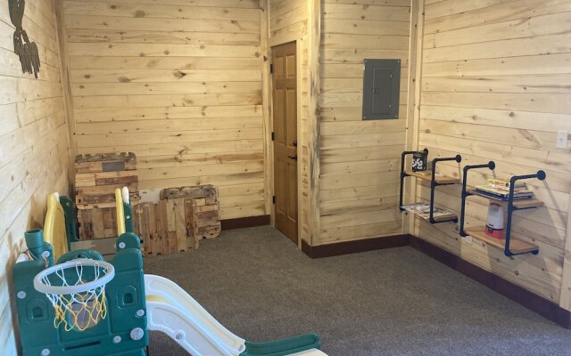 Keweenaw Waters Resort