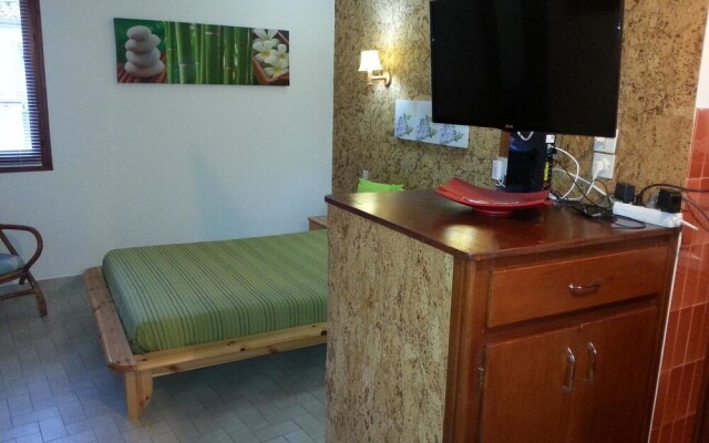 Studio in Amélie-les-bains-palalda, With Wonderful City View, Furnishe