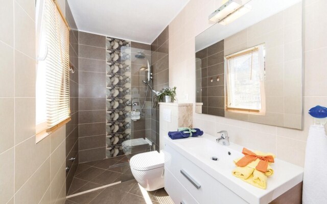 Beautiful Home in Trogir With Jacuzzi, Wifi and 1 Bedrooms