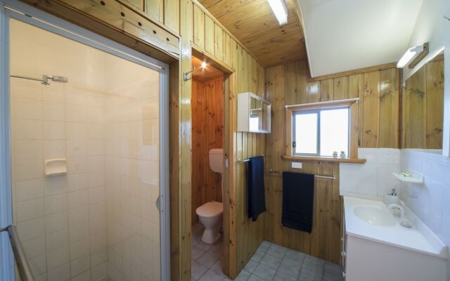 Mundic Waterfront Cottages