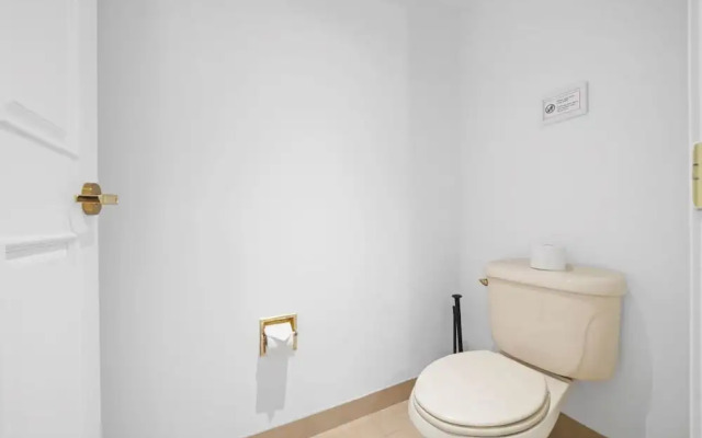 Stylish 2br/3ba Cozysuites on the Boardwalk!