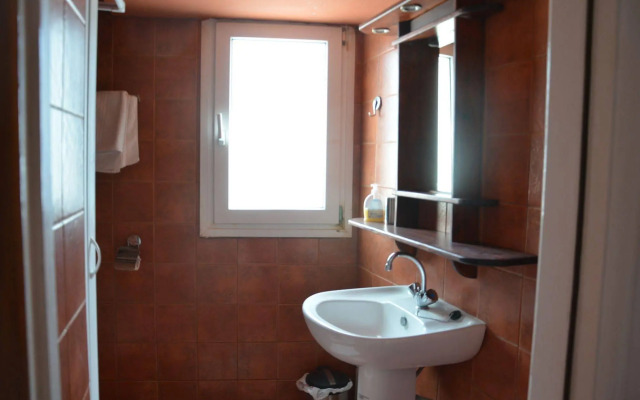 Themis Hotel