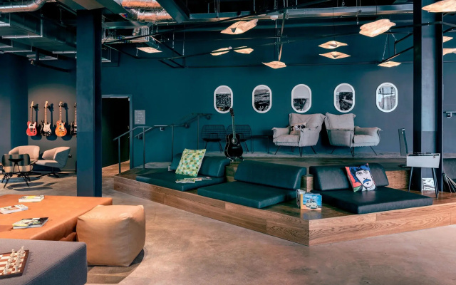 MOXY London Heathrow Airport - Image 6