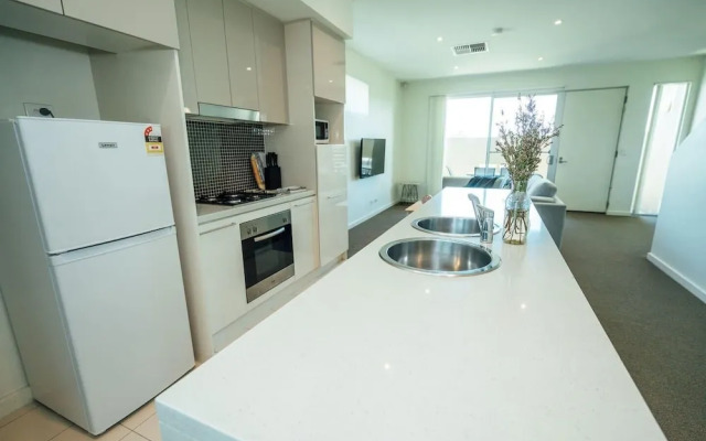 The Cove @ New Port-Pool - Spa - Sauna - Gym & More