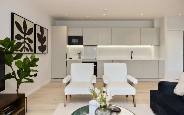 The Brondesbury Place - Bright 2bdr Flat With Balcony Parking