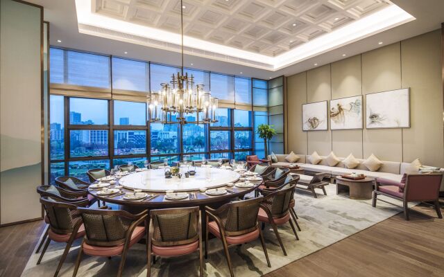 DoubleTree by Hilton Hotel Shenzhen Longhua