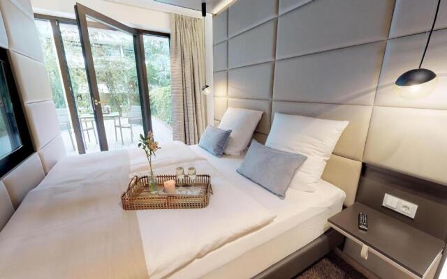 White Pearl Apartment 0.14