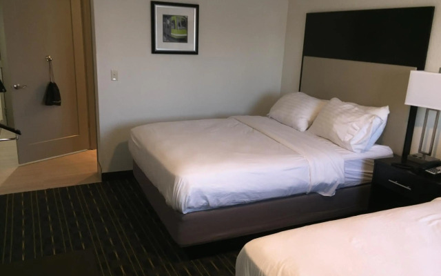 Comfort Inn & Suites Tigard near Washington Square