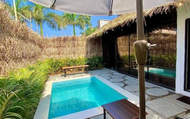 GLASS HOUSE with private pool in Lonavla