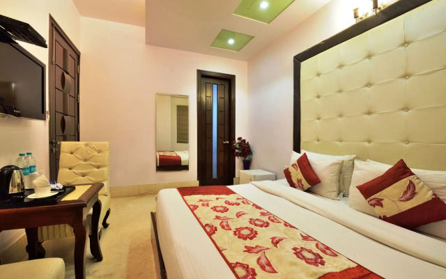 Hotel Taksh Inn