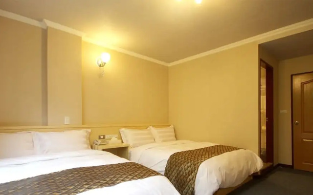 Songlin Holiday Homestay