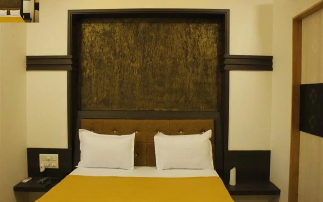 Hotel Shiv lake