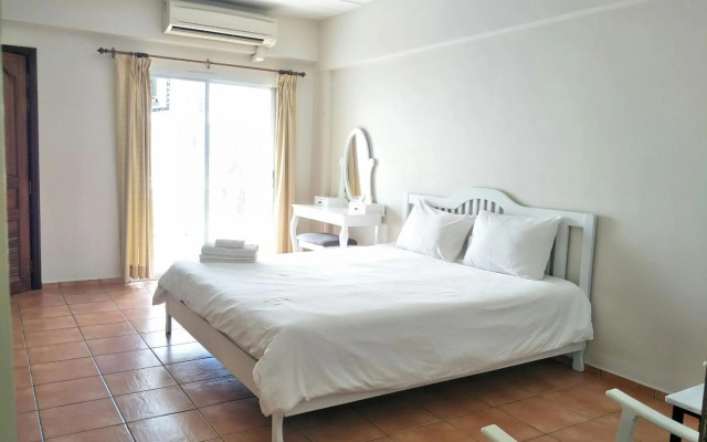Lomsabai Apartments