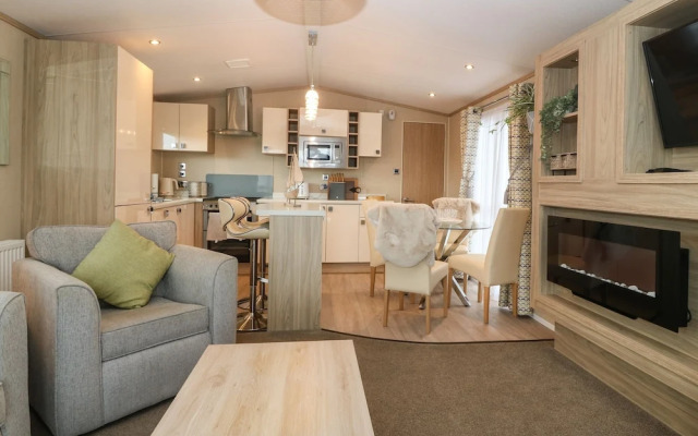 Seafront Holiday Home 2