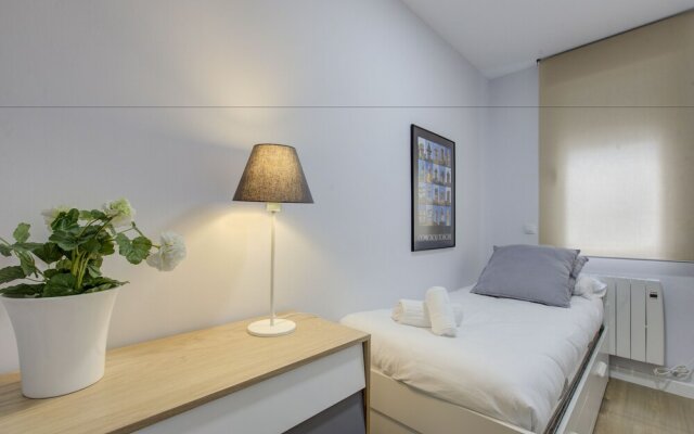 Cozy Apartment in Conde Duque