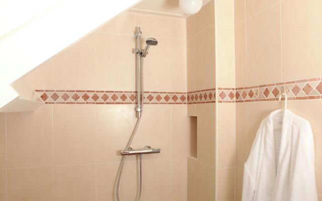 Spacious holiday farm in Bronckhorst with private garden