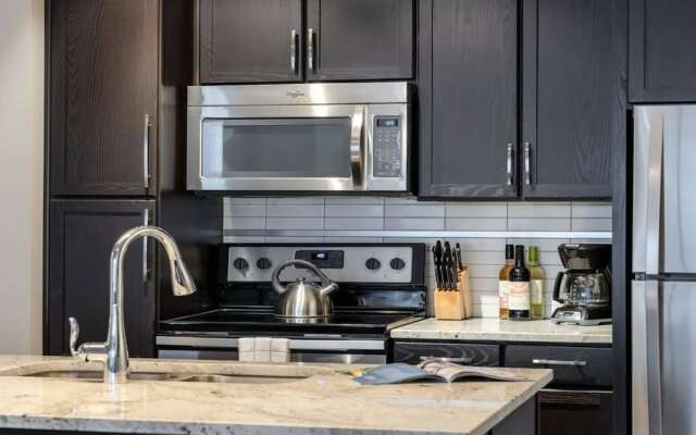 Downtown Dallas CozySuites w/ gym 9