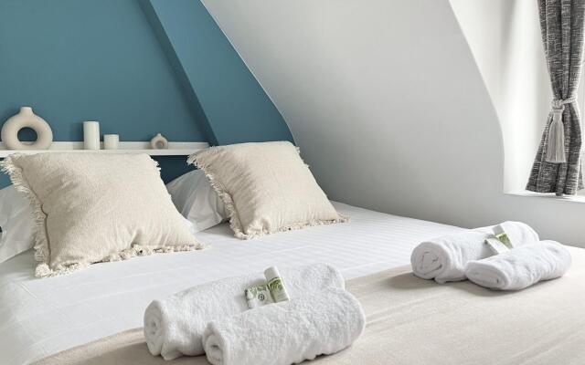 1612 B - Best deal in Pigalle