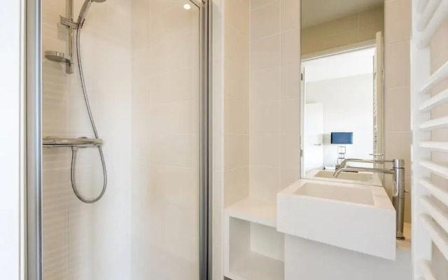 Beautiful Apartment by the sea