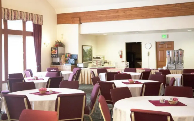 Fairbridge Inn & Suites