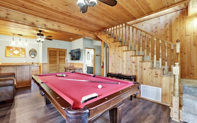 Lazy Llama Lodge #2150