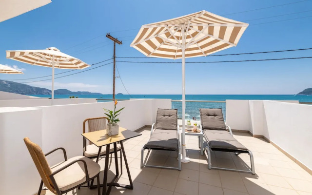 Mouria Studios & Apartments