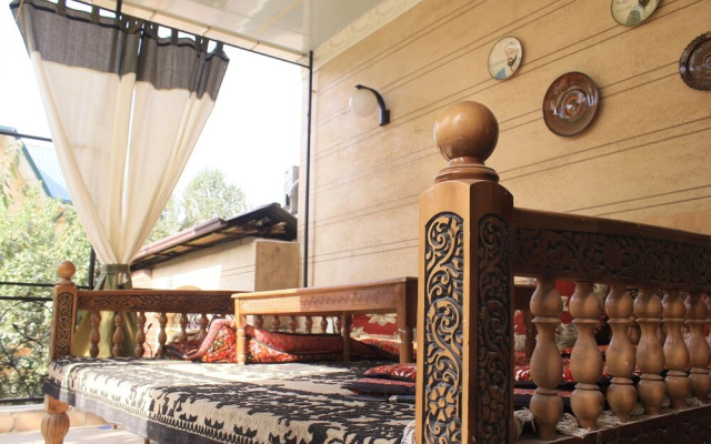 Navnihol Gold Hotel