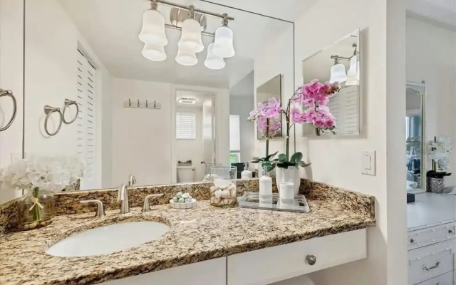 Luxury Beachfront Retreat in Longboat Key