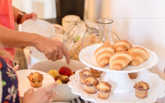 AVA House Bed & Breakfast